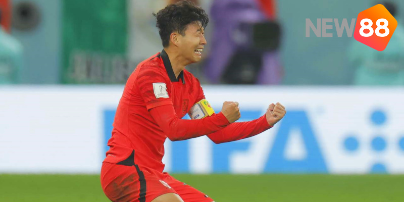 Son Heung-Min bật khóc khi trọng tài kết thúc trận Hàn Quốc vs Bồ Đào Nha